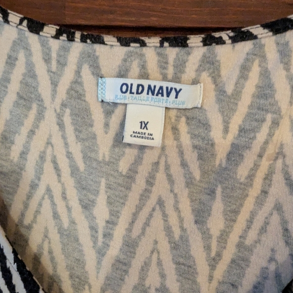 Old Navy Black and White Patterned Dress - Picture 2 of 7